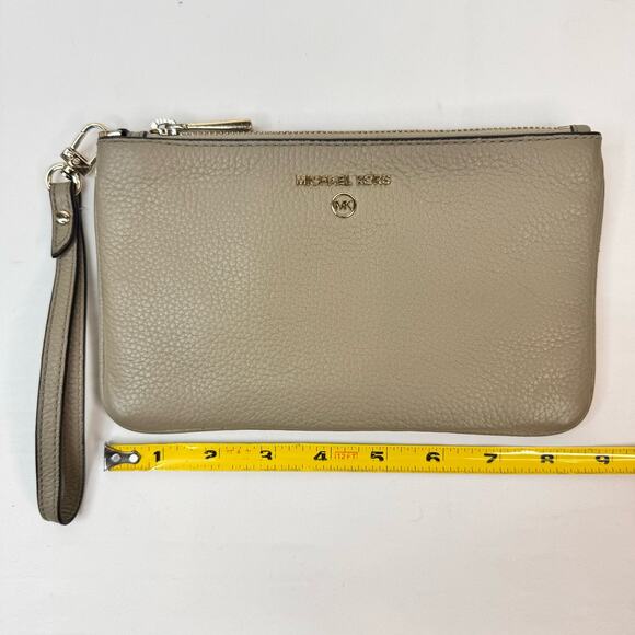 Michael Kors Jet Set Charm Pebbled Leather Clutch Wristlet Wallet Gold Hardware - Picture 10 of 10